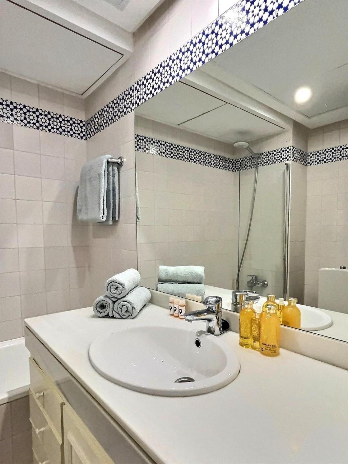 Apartment Harbour Heaven 2 Bed, 2 Bath Steps From Puerto Banus Marina And