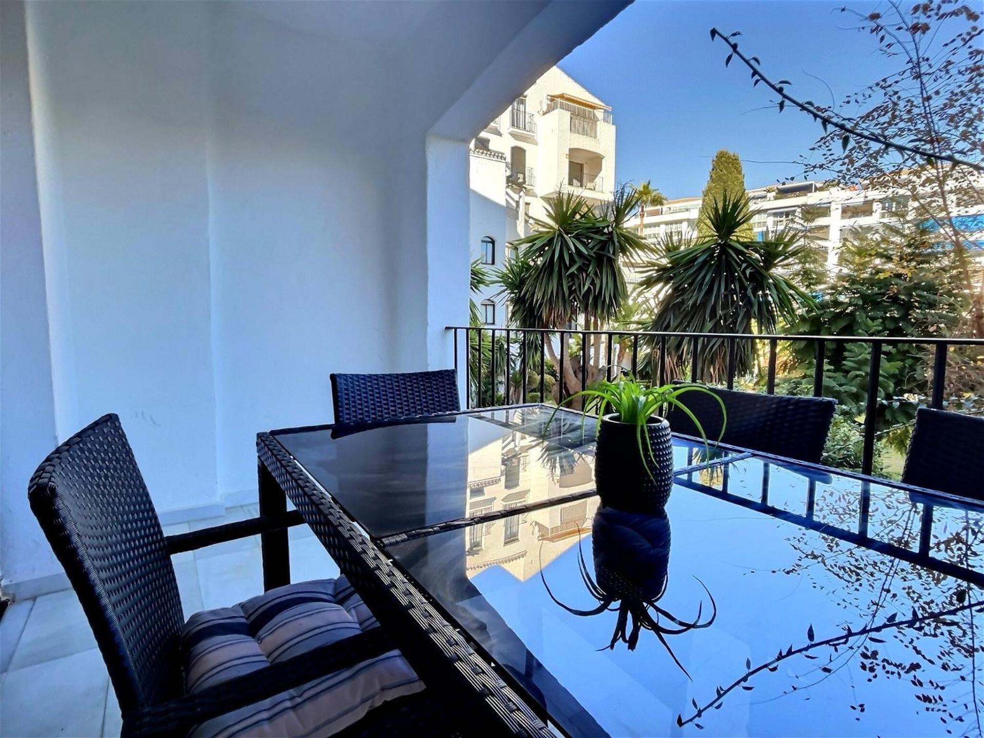 Harbour Heaven 2 Bed, 2 Bath Steps From Puerto Banus Marina And * Marbella