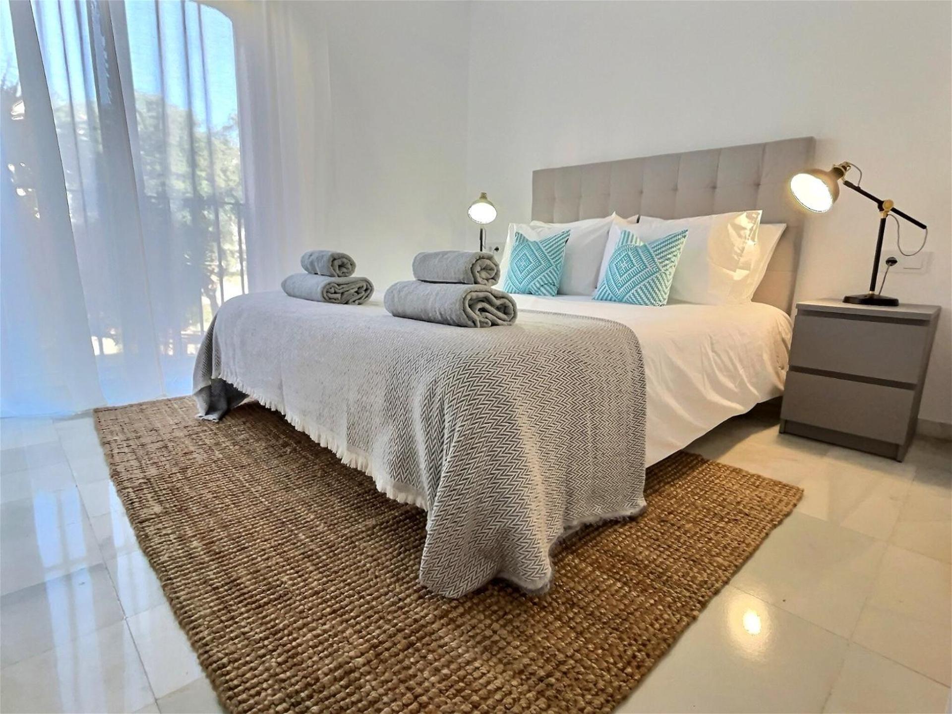 Harbour Heaven 2 Bed, 2 Bath Steps From Puerto Banus Marina And Marbella