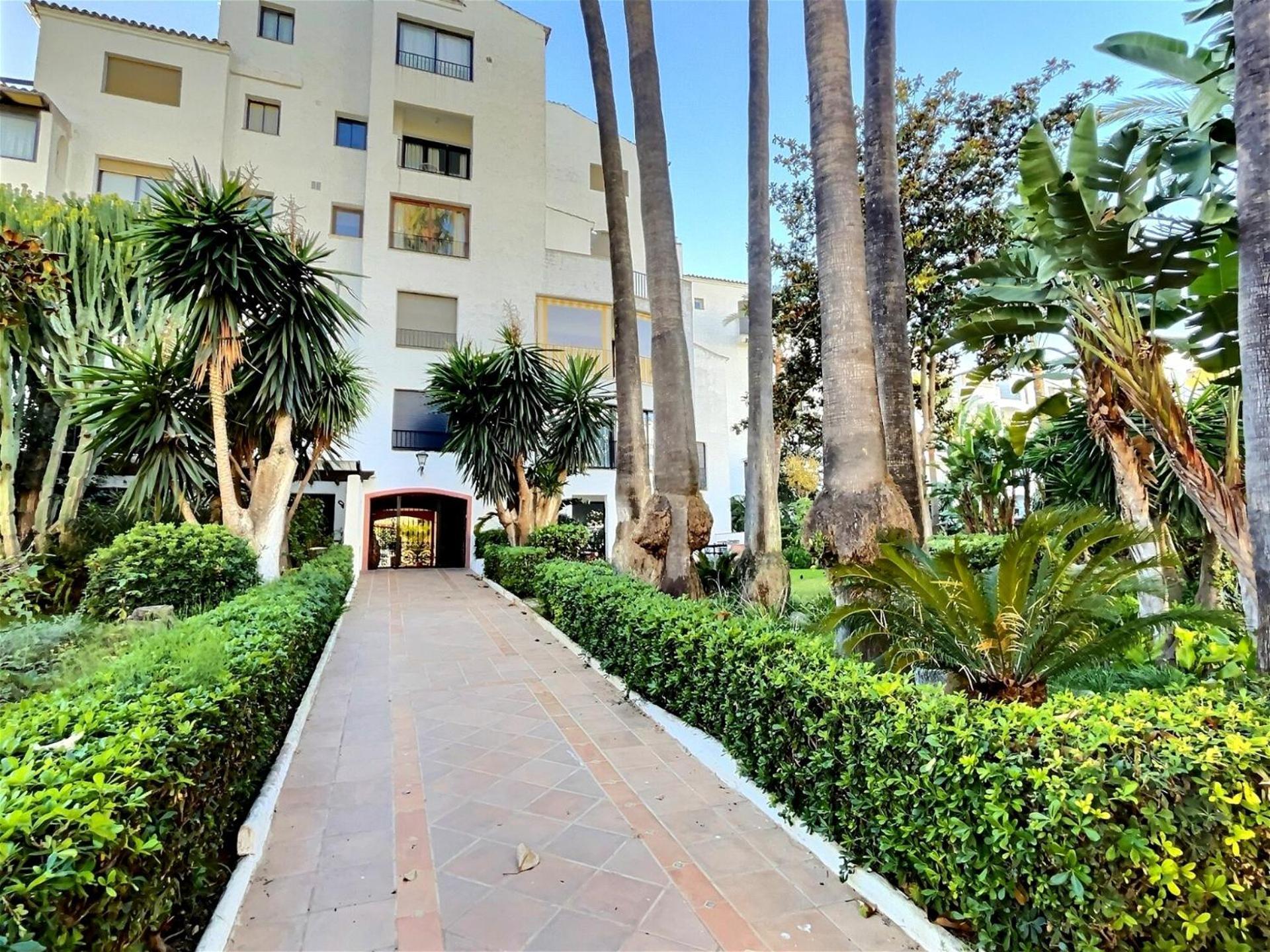 Harbour Heaven 2 Bed, 2 Bath Steps From Puerto Banus Marina And *